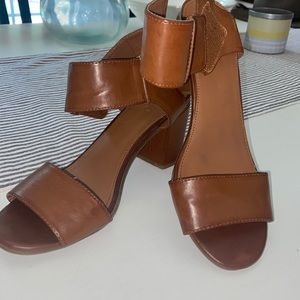 Catos brown sandals